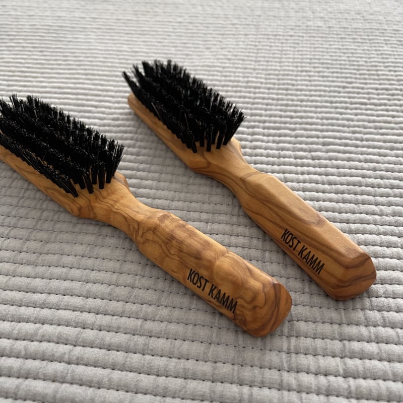 KOSTKAMM] Olive Wood Hair Brush with Black Bo