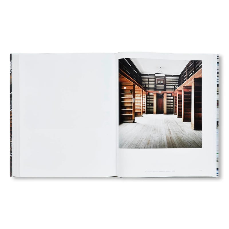 LIBRARIES / カンディダ・ヘーファー（Candida Höfer） | ホホホ座浄土寺店