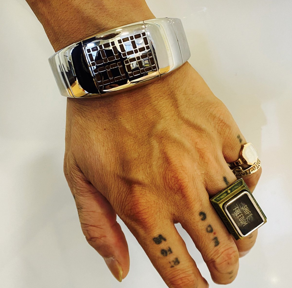 Fossil ✖️フィリップスタルク(1500本限定) | Geekwatch