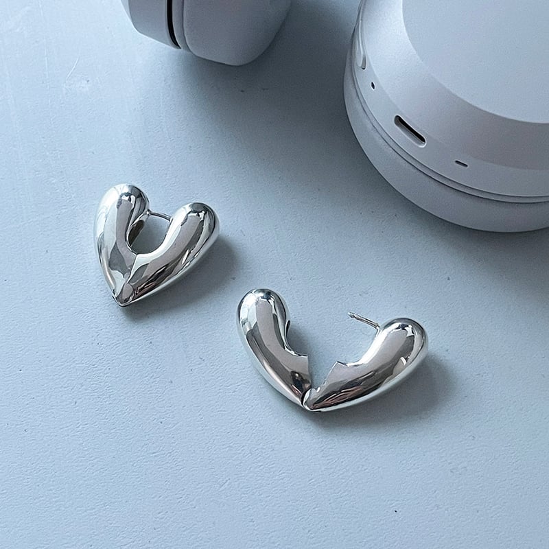 ANNIKA INEZ】HEART HOOPS ラージピアス（シルバー） | goldand