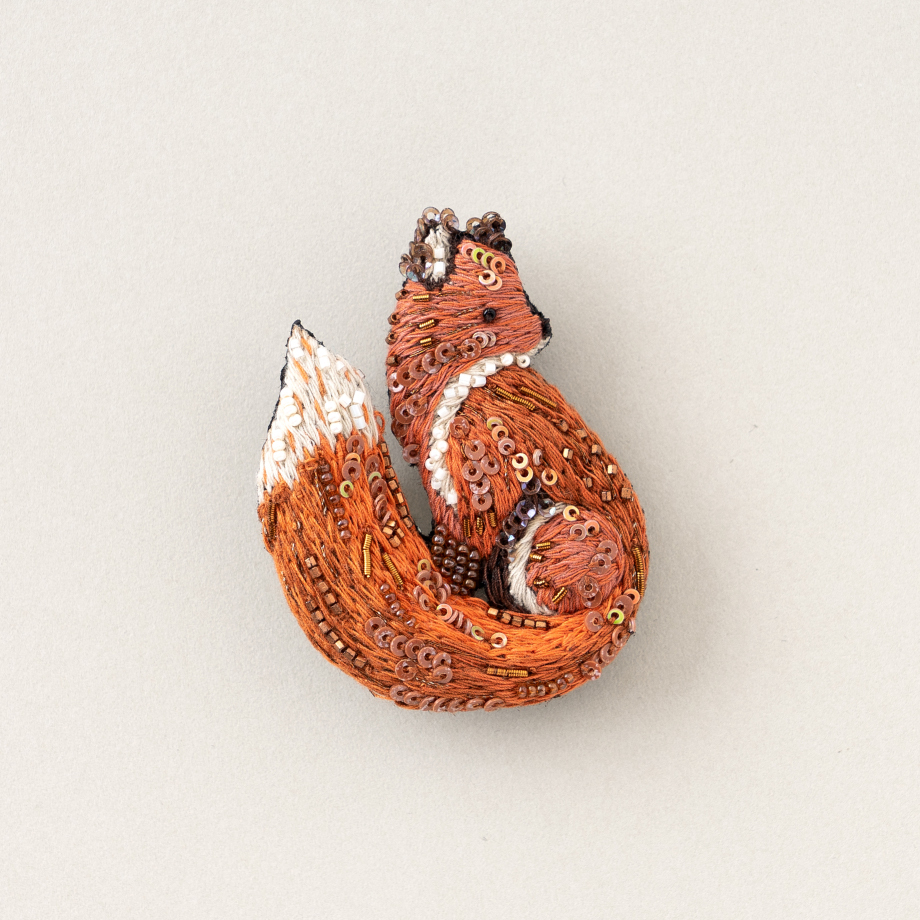 hero trovelore トロベローレ ハリネズミ 刺繍 ビーズ hero trovelore