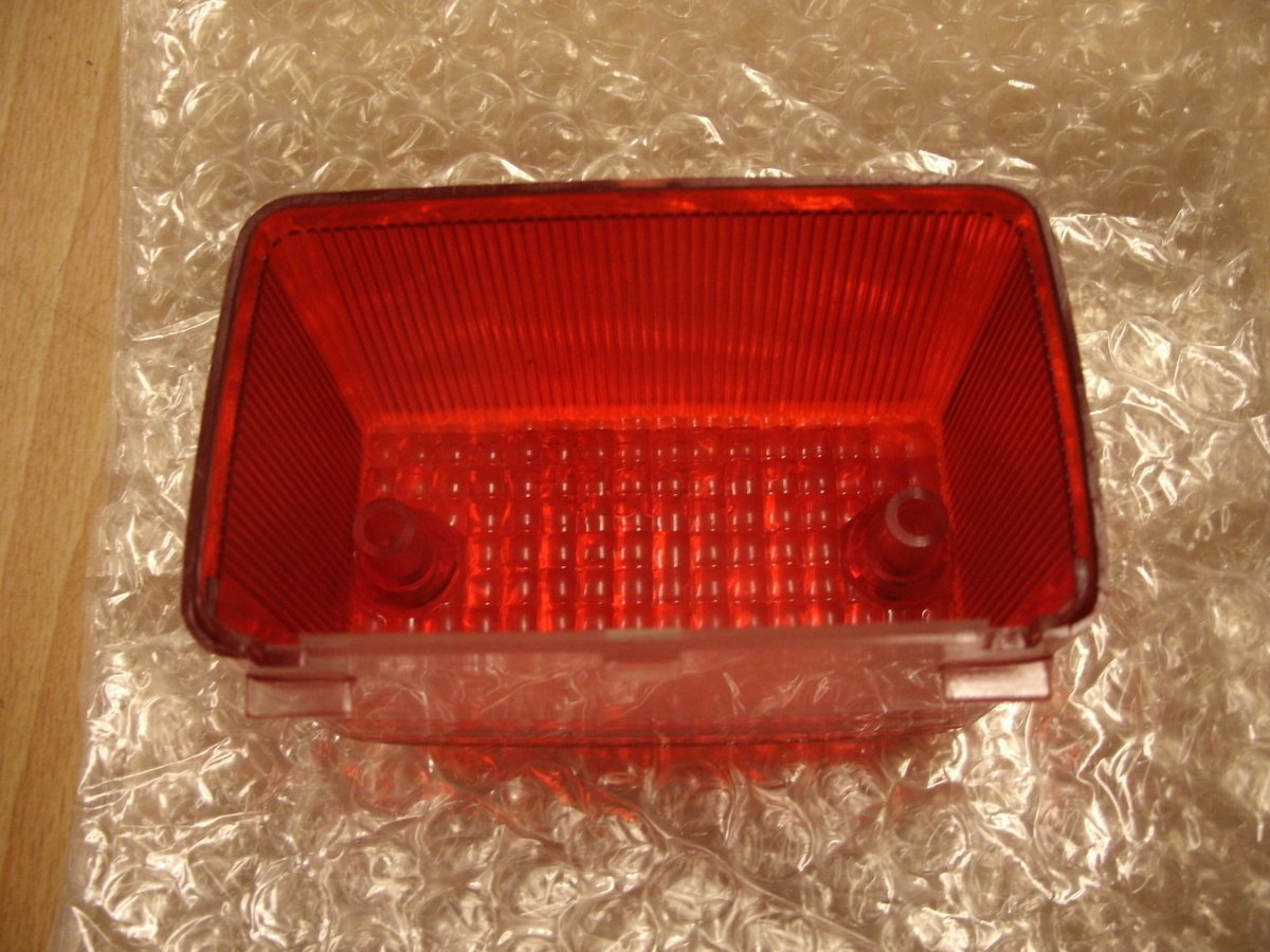 ♪NSR50（AC10)/NSR80（HC06)/純正テールランプのレンズ/純正品/新品