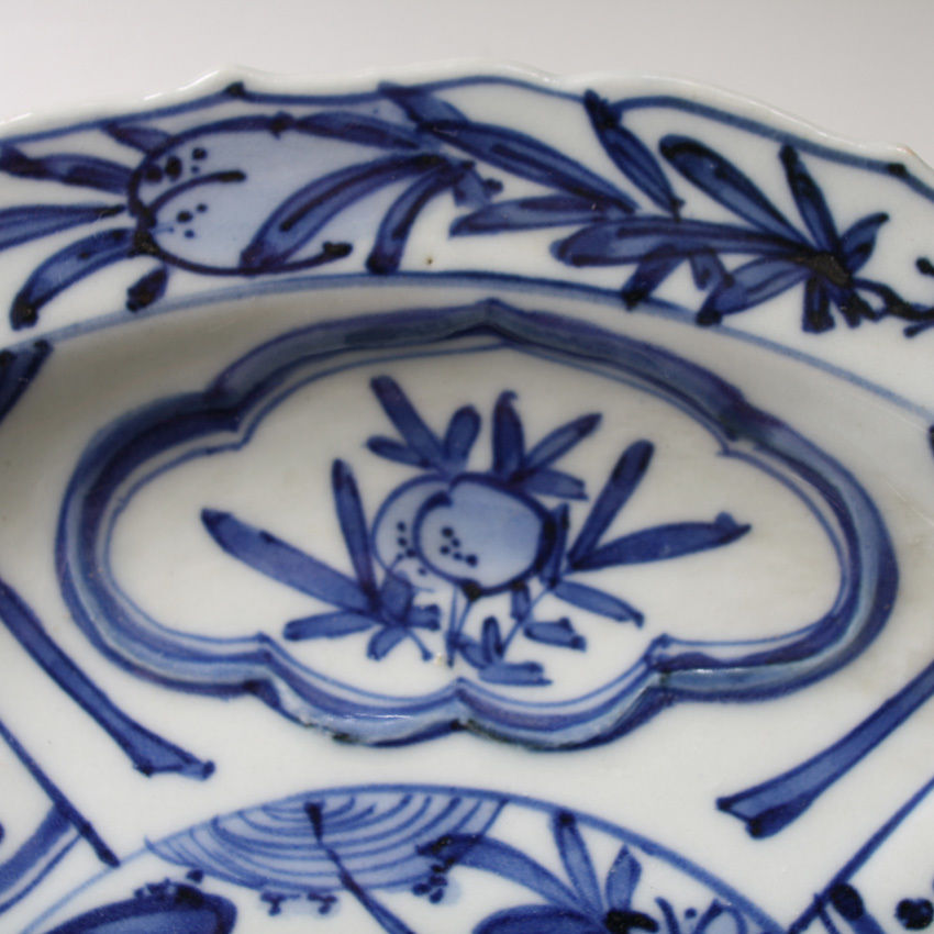 P-190 古伊万里 KOIMARI 染付 芙蓉手飛蝗文 輪花皿 | imarimaru