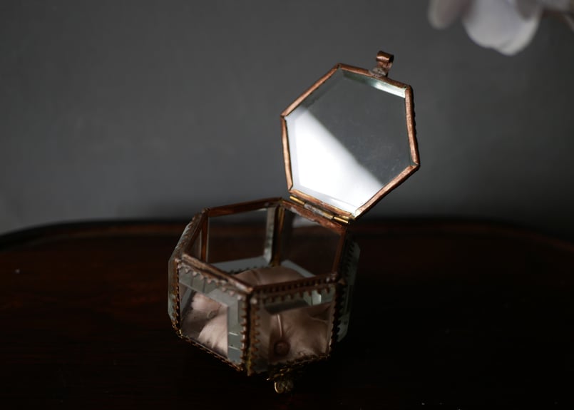 六角形 ピンク オルモルガラス ジュエリーボックス フランス