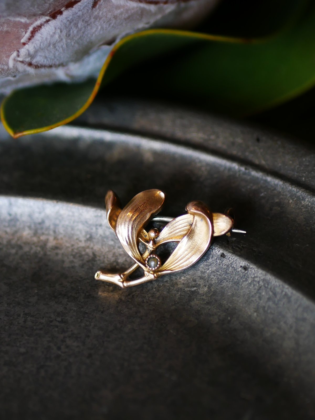 FIX 宿り木 アンティークブローチ フランスアンティーク ブロカントの