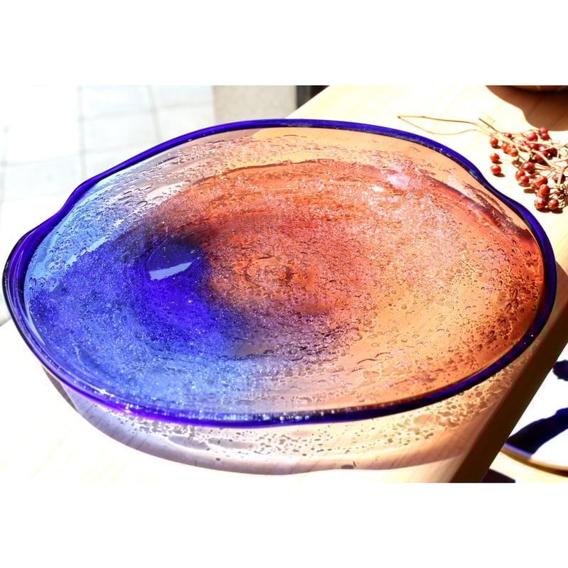 沖縄 琉球ガラス 宙吹きガラス工房虹 稲嶺盛吉氏 白泡二色外大皿