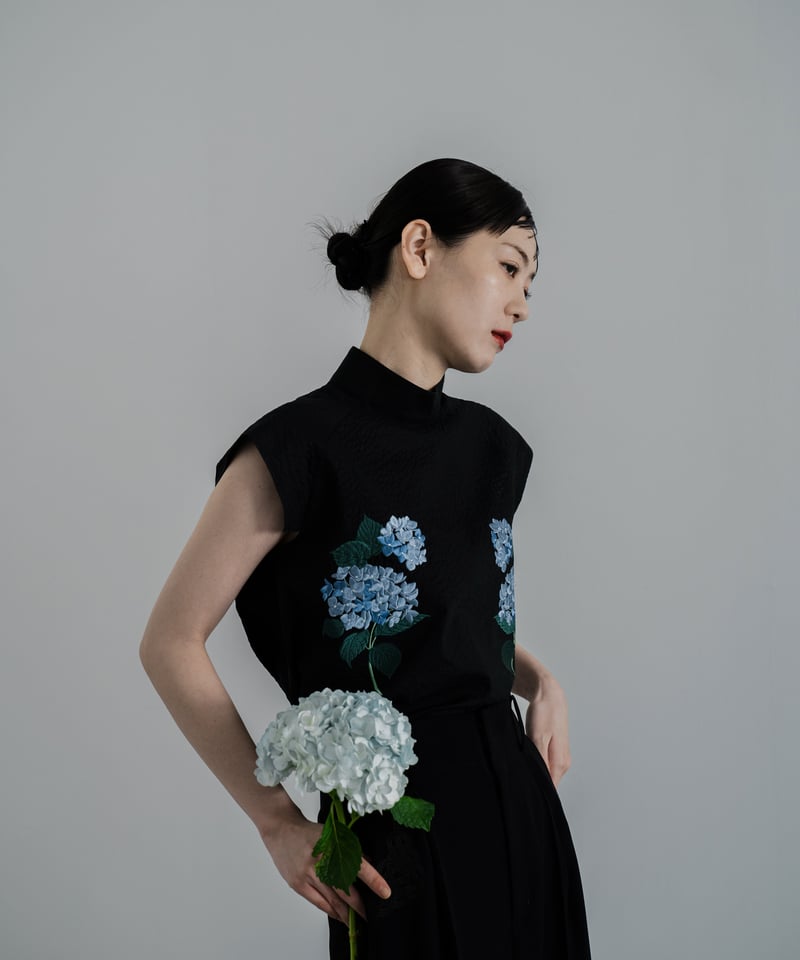 花を着るブラウス#01【紫陽花】-black- | iCONOLOGY