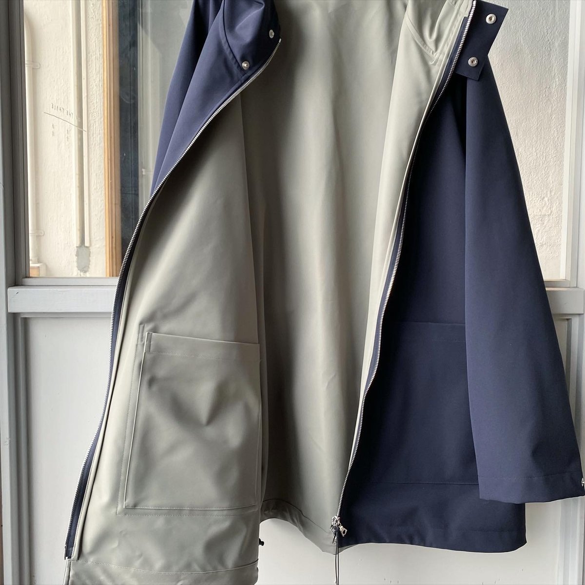 ssstein REVERSIBLE HOODED COAT - ST.771 | Les