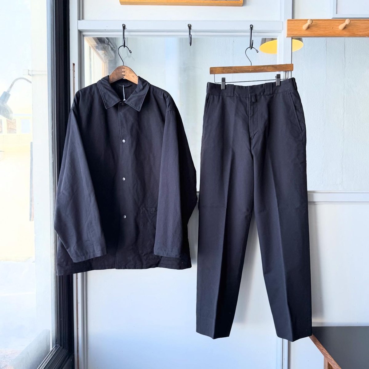 COMOLI ポストワークツイル パンツ | Less Higashikawa