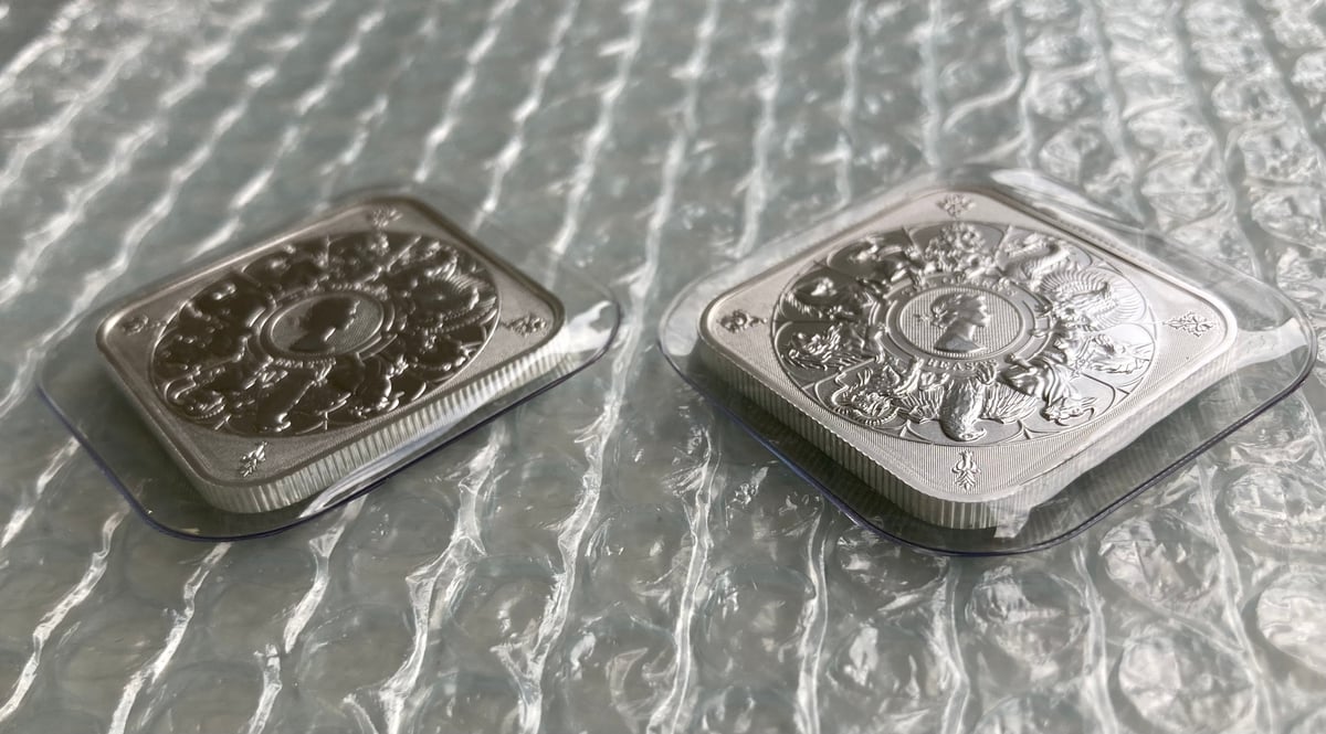 2枚セット】1オンス・シルバーバー クイーンズビースト コンプリーター