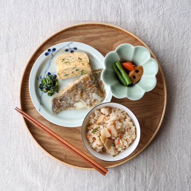 花型小鉢 青磁 / 一方唐草 | 和食器通販 有田焼 山忠｜おしゃれで