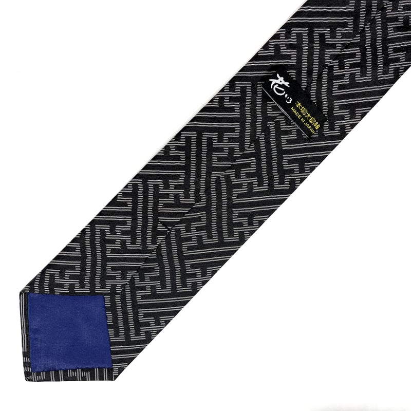 大島紬ネクタイ （秋名バラ柄/ブラック） | 藤絹織物株式会社