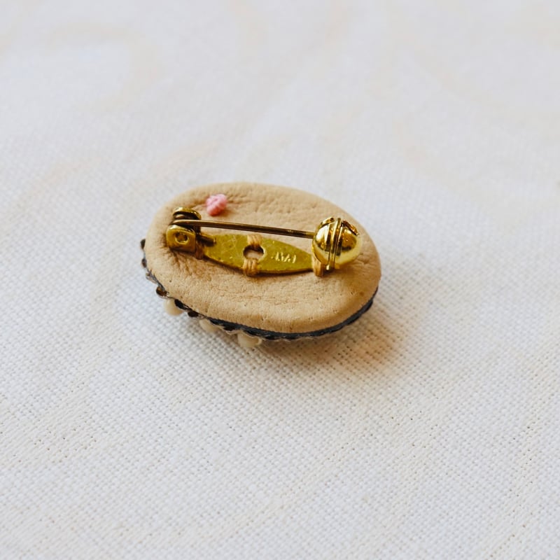 tamas こんばんは mini brooch | plum