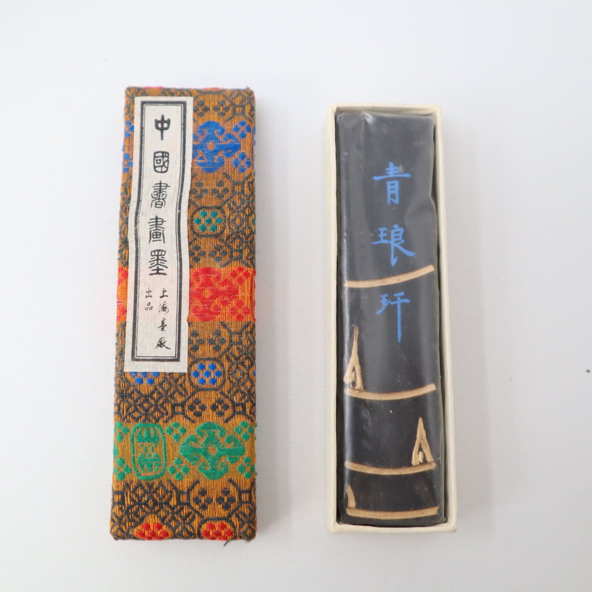 書道具 中国古墨 絢麗光彩 油煙102 上海墨廠 未使用65g 書道具 中国古