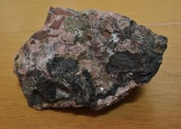 コンゴ産 バンデンブランデアイト ペンダントトップ ラジウム鉱石