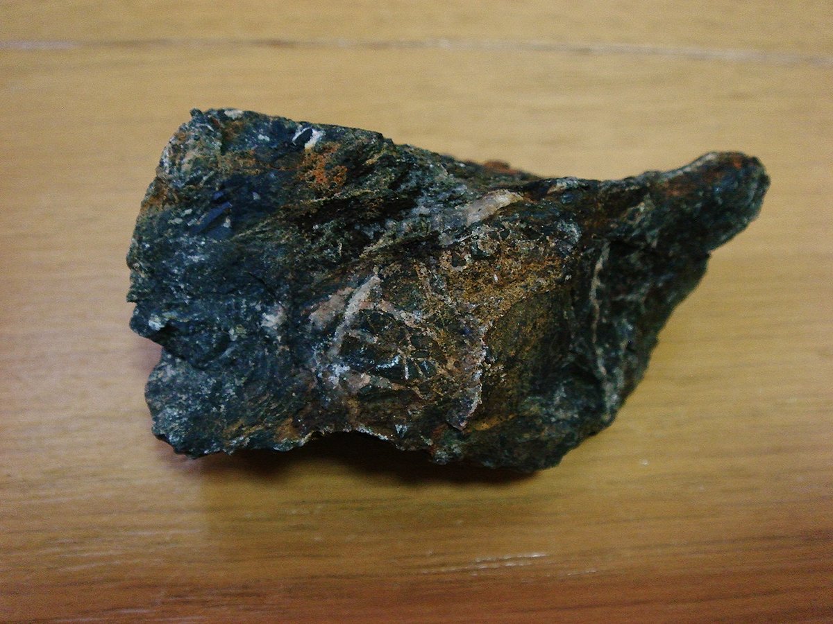 チェコ産 ピッチブレンド/瀝青ウラン鉱/閃ウラン鉱 58,1g | ICONIC STORE