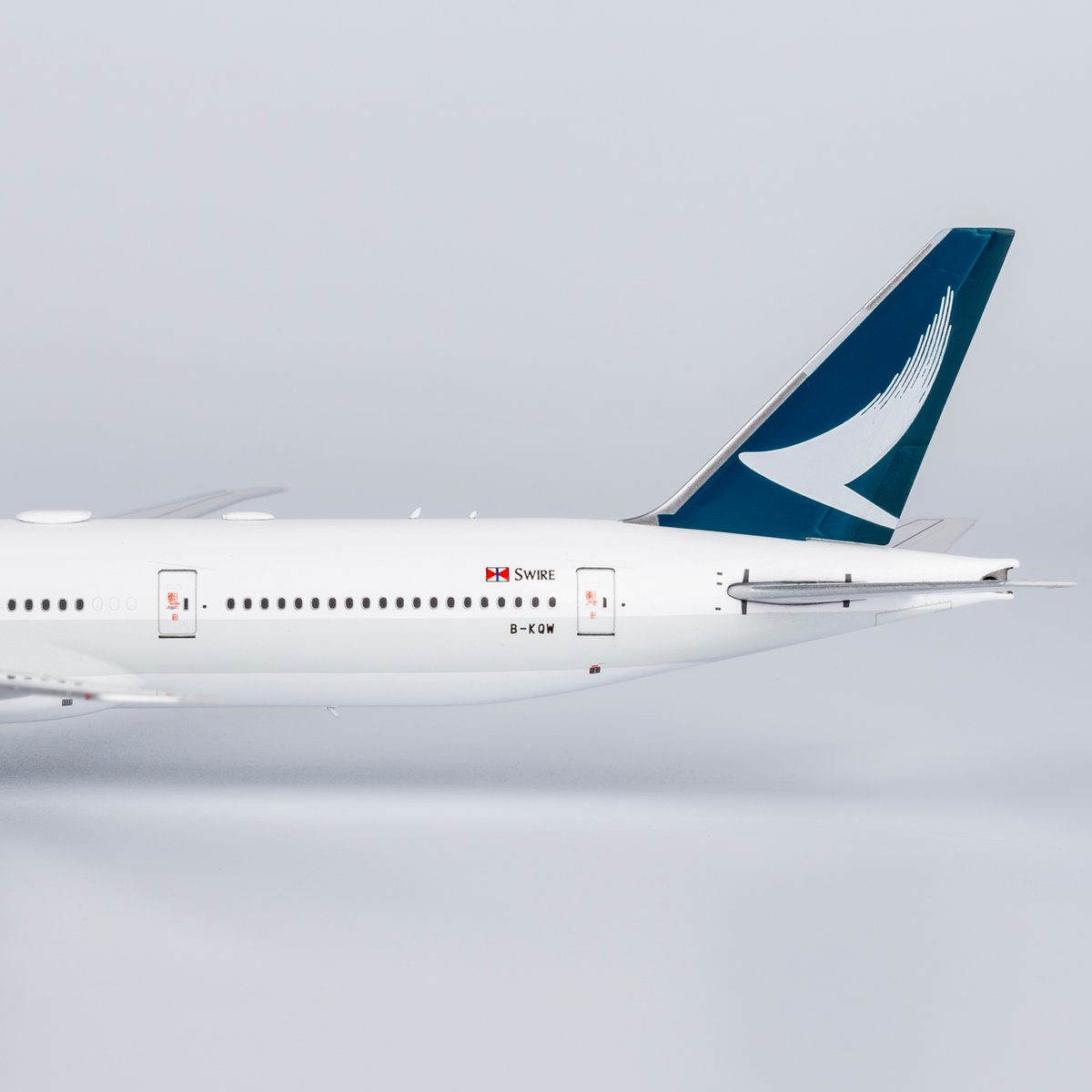 1/400 777-300ER キャセイパシフィック航空 B-KQ