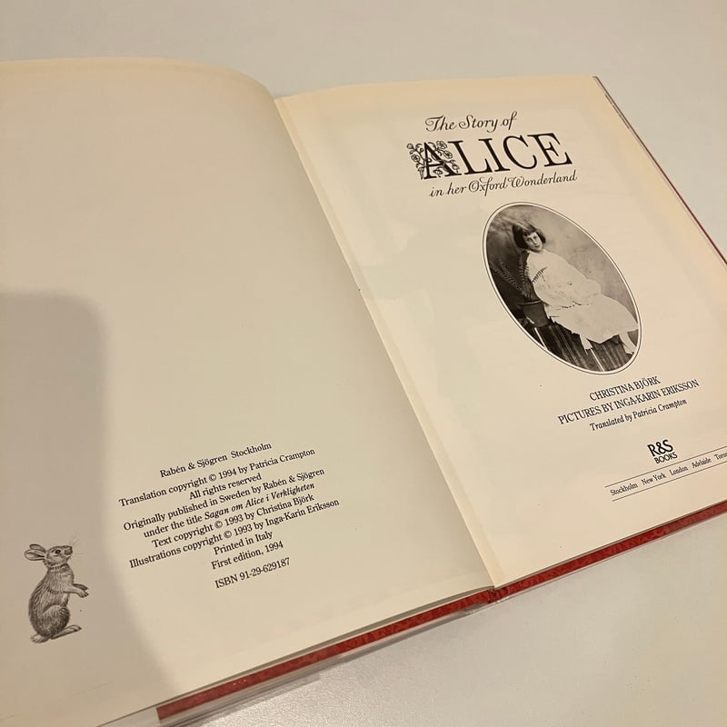 不思議のアリス洋書「The Story of ALICE in her Oxford Wond