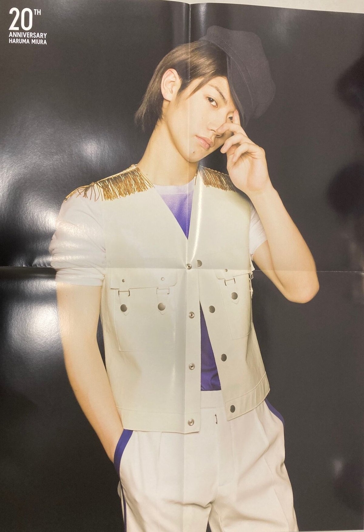 三浦春馬 写真集 20TH ANNIVERSARY SPECIAL BOOK 「20」 ポスタ