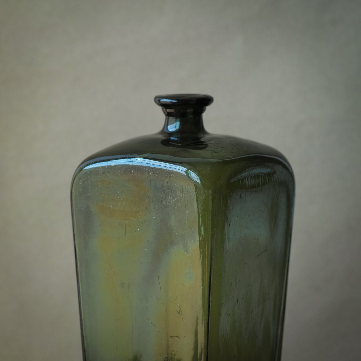 18世紀 オランダ 大きな吹きガラス角瓶 ジンボトル ケルデル瓶 / the