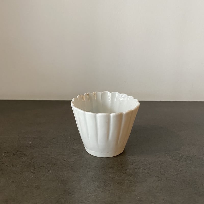 古伊万里白磁菊形猪口 | ～骨董のある暮らし～ 古伊万里 晴