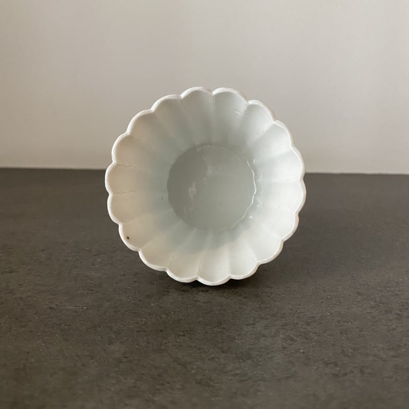 古伊万里白磁菊形猪口 | ～骨董のある暮らし～ 古伊万里 晴