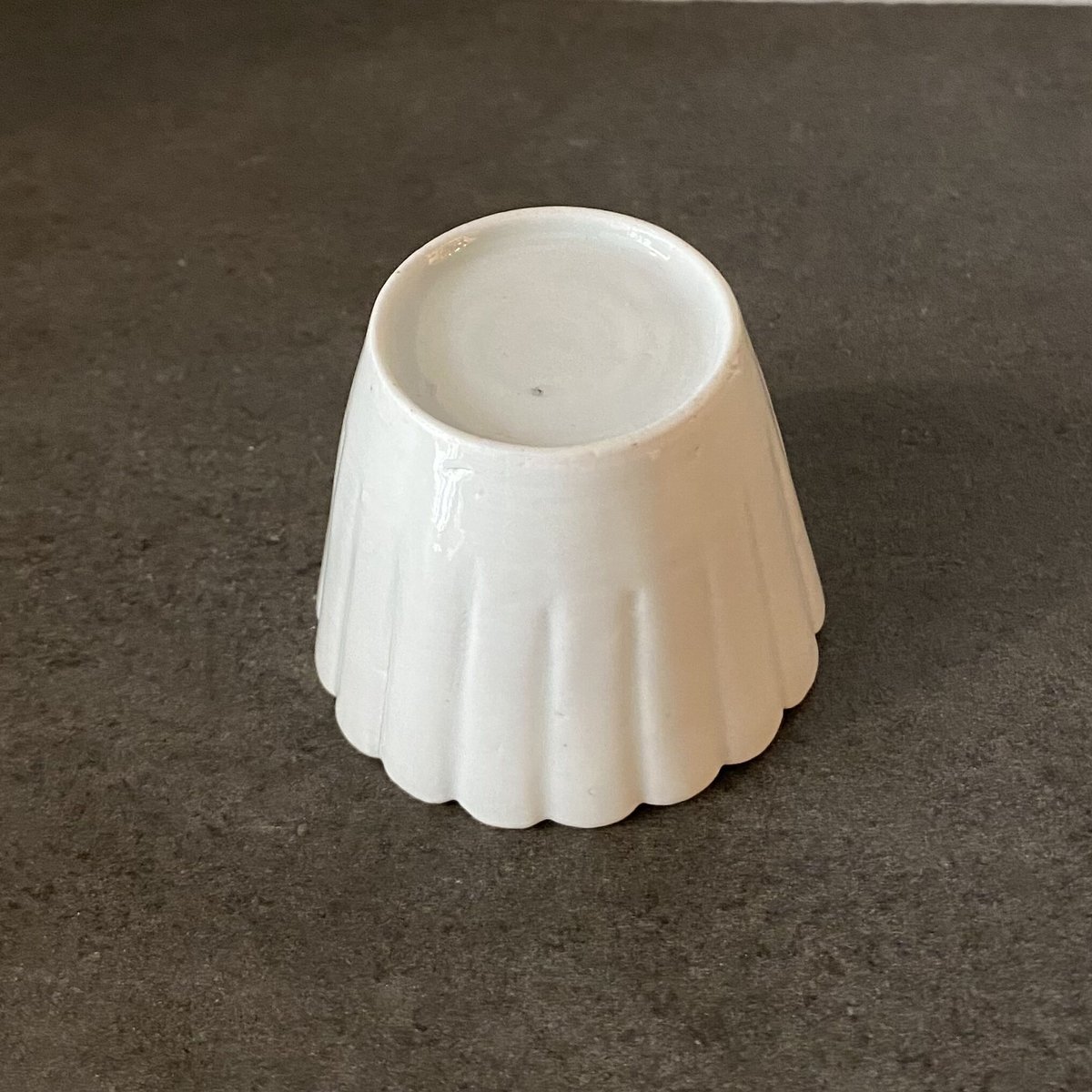 古伊万里白磁菊形猪口 | ～骨董のある暮らし～ 古伊万里 晴