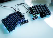 Keyball44 黒／白 | Shirogane Lab