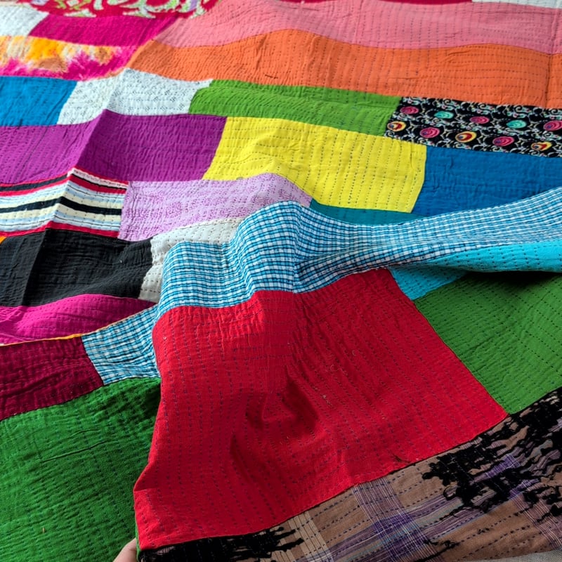 カラフル スクエア型ステッチ ラリーキルト カンタキルト 377 | Adlang