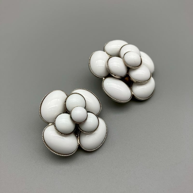 CHANEL (シャネル) ヴィンテージ カメリア フラワー アシンメトリー