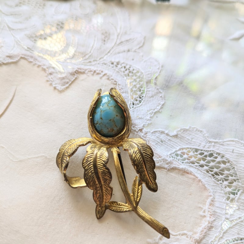 ヴィンテージのターコイズ風つぼみのブローチ | Chocolat〜ショコラ〜