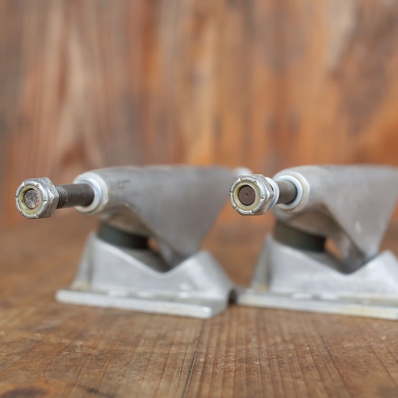 VINTAGE USED]TRACKER TRUCKS B-2 8.4in / トラッカート