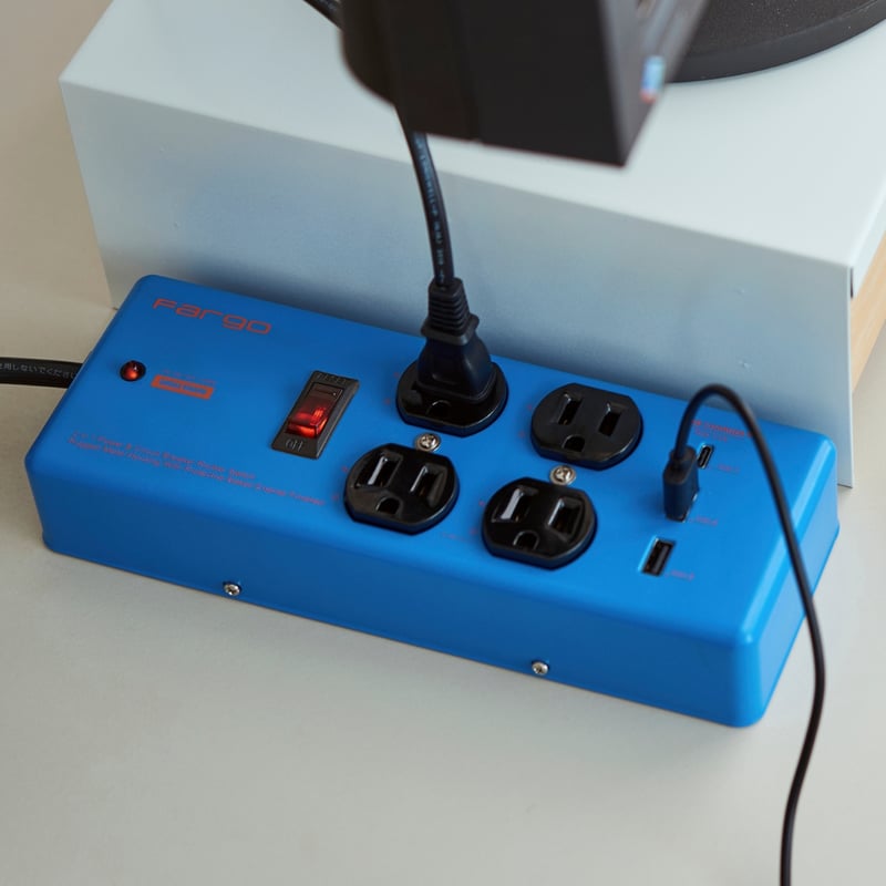 新商品】【ノイズフィルタ搭載】STEEL TAP 2種類(AC6個口/AC4個口＋USB