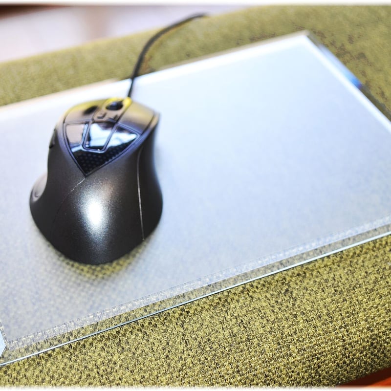 サラサラ質感・ゲーミングガラスマウスパッド【350㎜×450㎜×5㎜厚