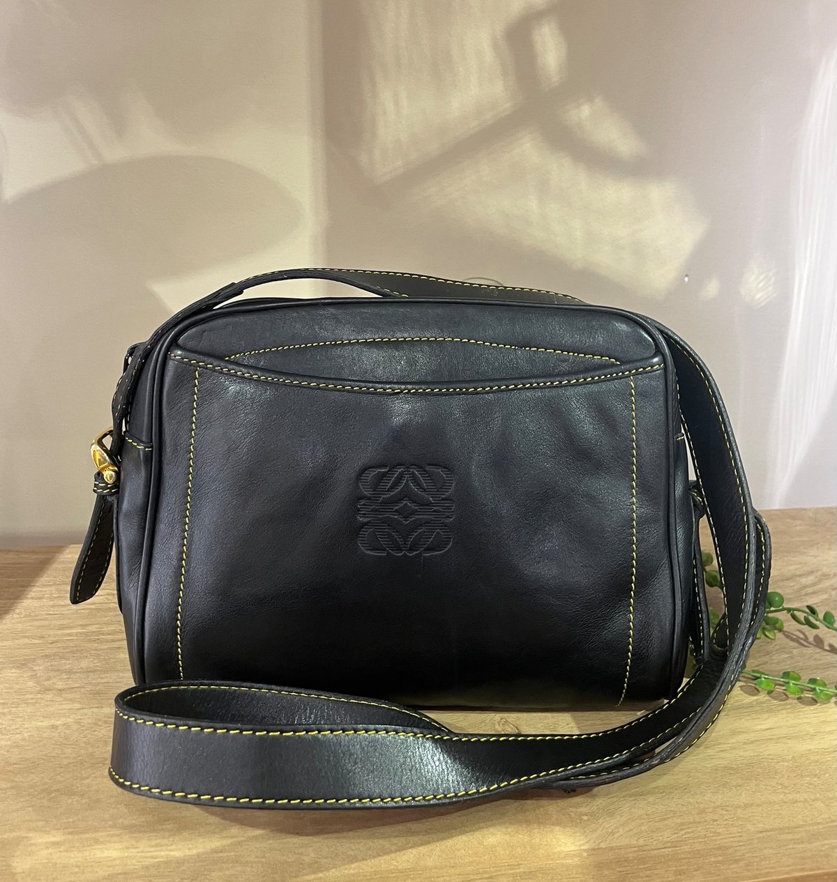 1728【LOEWE ロエベ】ヴィンテージ 本革レザーショルダーバッグ