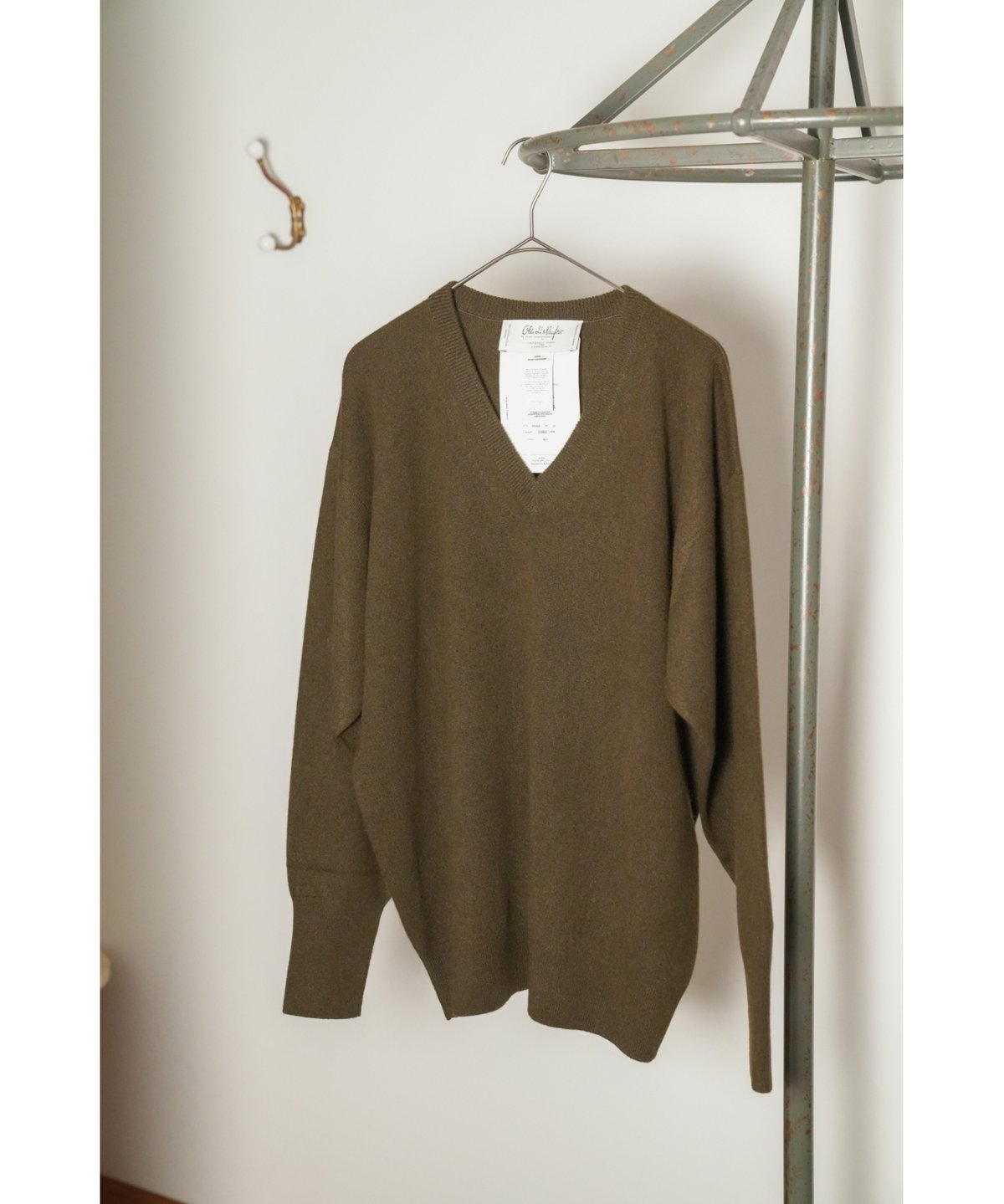 Olde H & Daughter CASHMERE V-NECK KNITWEAR | Mu