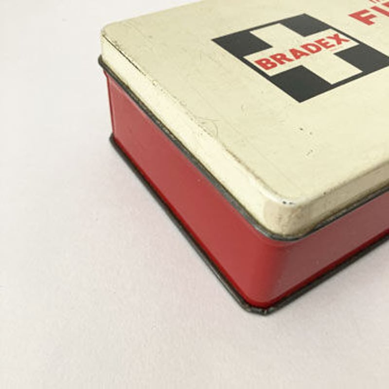 first aid kit / ヴィンテージファーストエイド缶 | cocon