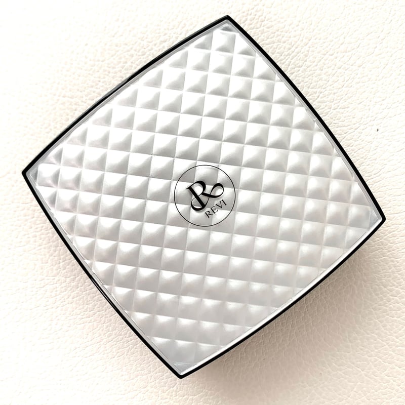 さらさら毛穴レス💠REVI ルヴィ CYフェイスパウダー 交換パフ2枚付き