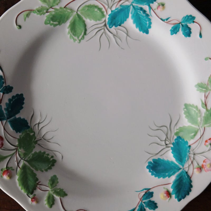 クレイユ&モントロー Creil&Montereau Fraise 彩色 いちご レリーフ皿