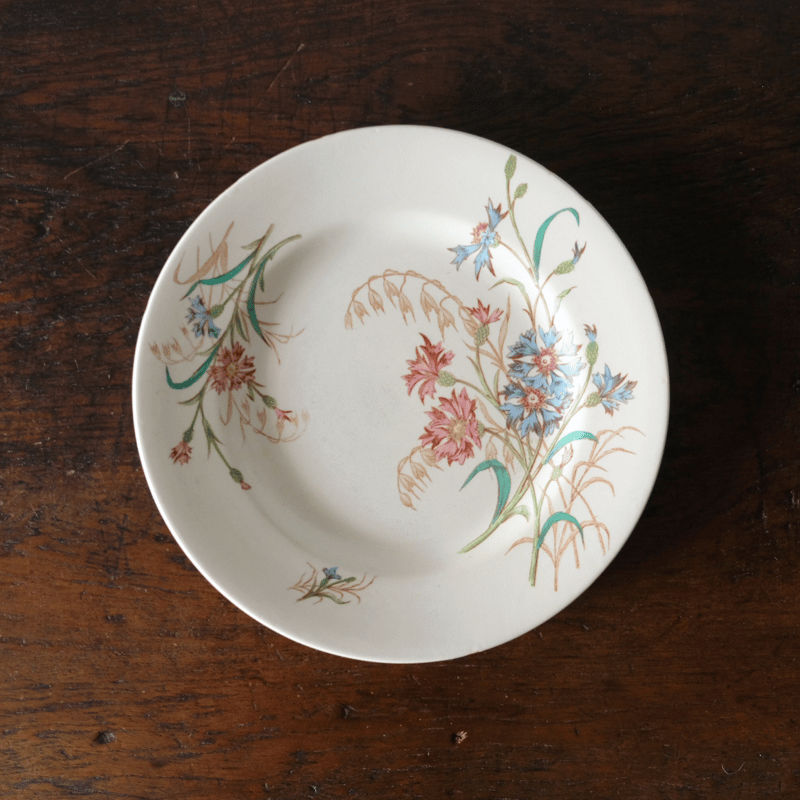 フランスアンティークリュネビィル窯のMesangeソーサーデザート