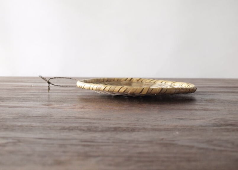 長野戸隠 根曲り竹蕎麦ざる 小ｻｲｽﾞφ直径23cm からむし紐付き | nuukの森