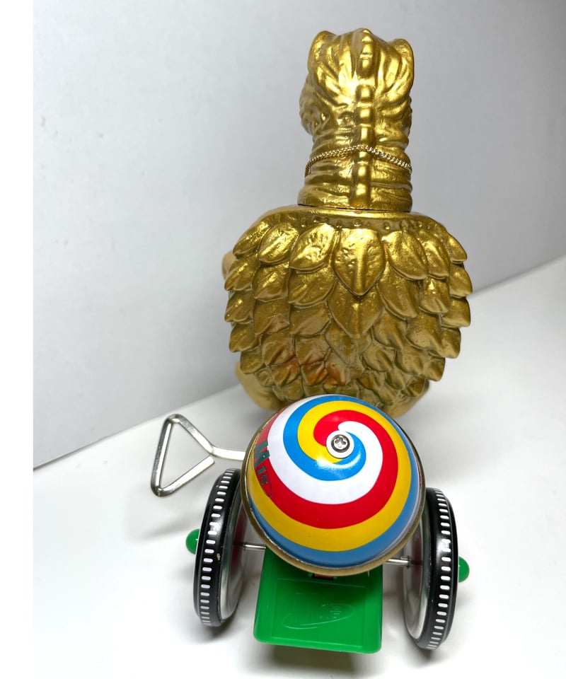 ガメラ生誕60周年【ガメラ三輪車】ゴールドカラー雪の結晶ペンダント