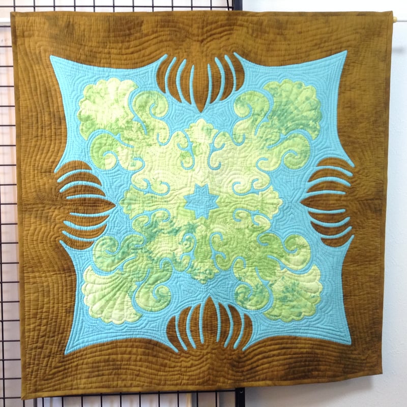 ハワイアンキルトタペストリー 3時のあなた ハワイアンキルト