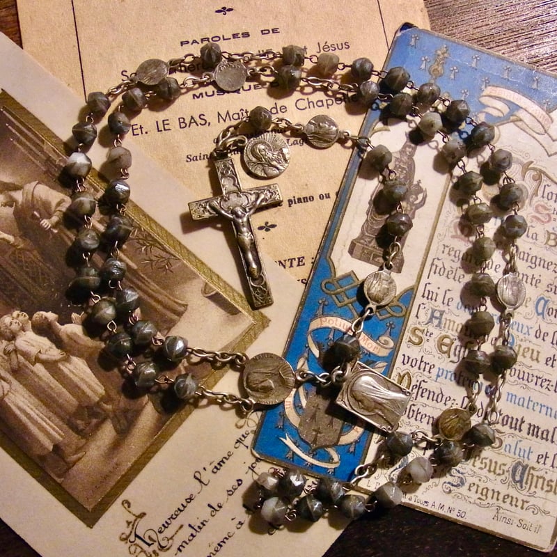 フランス アンティーク 白×グレー ガラス ロザリオ ルルドの泉 聖母