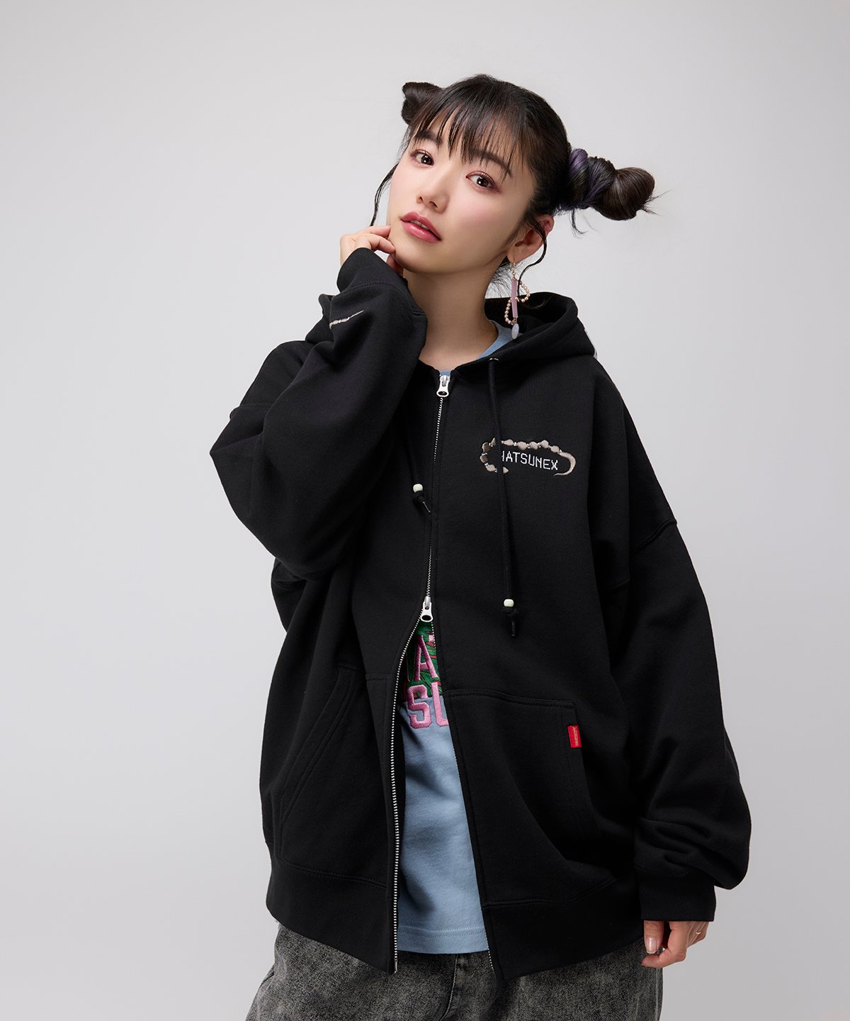 Hatsunex “MITERU” Zip upパーカー（モノクロブラック） | HATSUN