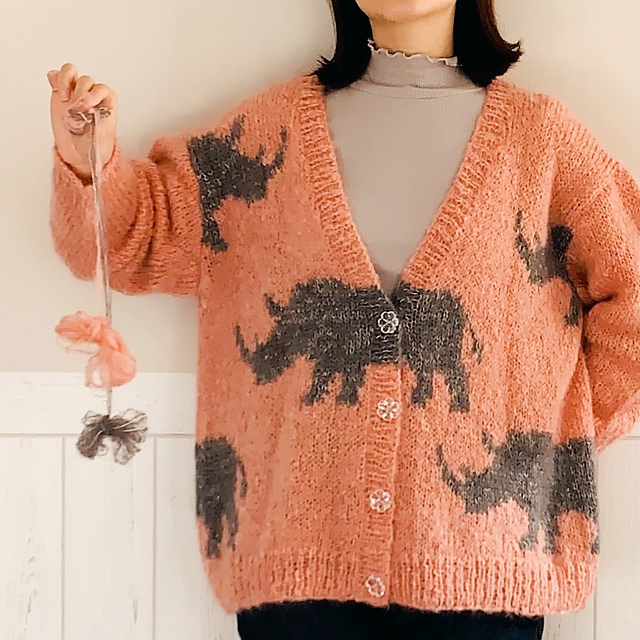 Ravelry: No.17 Rhino Cardigan サイ柄のカーディガン pattern by