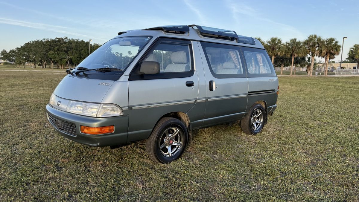 1992 Toyota Townace Super Extra VIN: CR305120064 - CLASSIC.COM