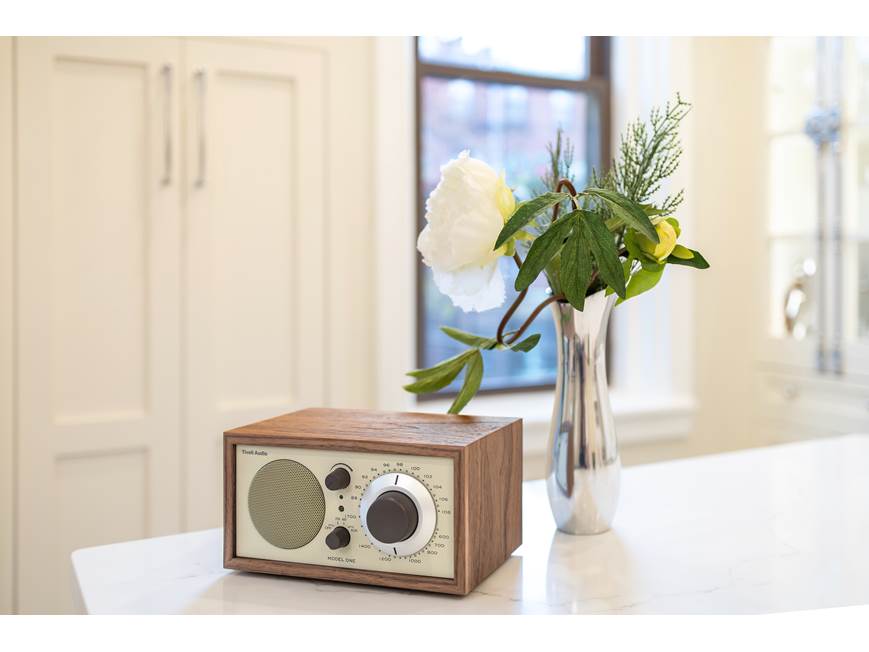 Tivoli Audio Model One (Walnut/Beige) AM/FM radio (Walnut/Beige