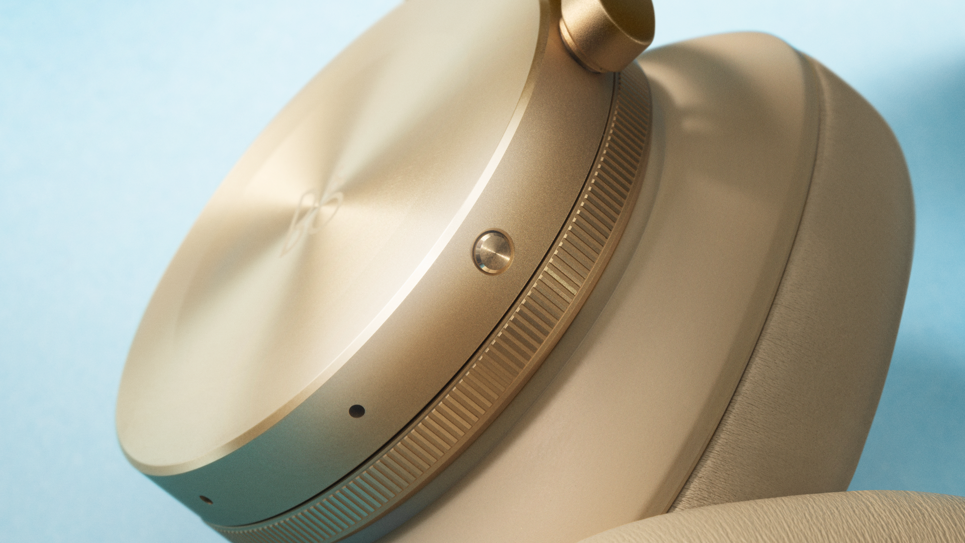 Beoplay H95 - プレミアムノイズキャンセリングヘッドフォン | Bang