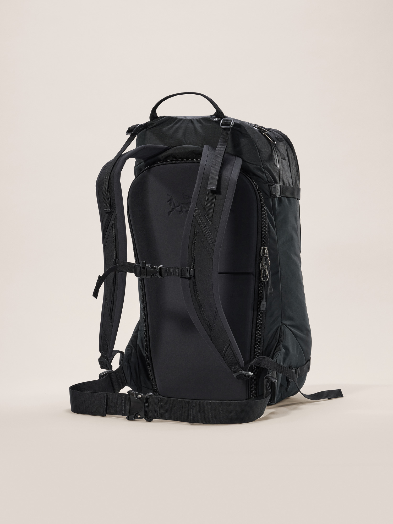 Quintic 28 Backpack | Arc'teryx Canada